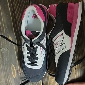 New balance pink and black